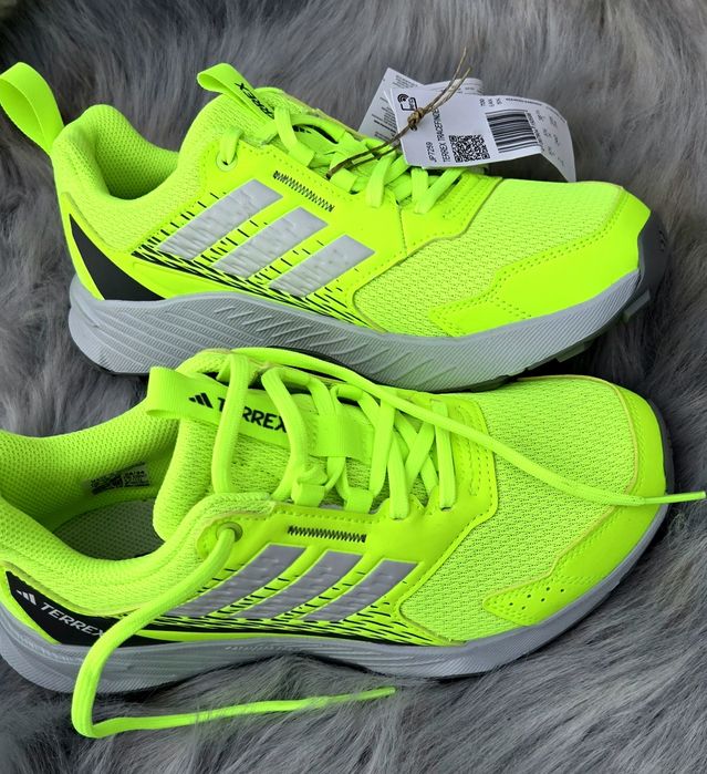 Adidas Terrex оригинални дамски сникърси нови 38 2/3