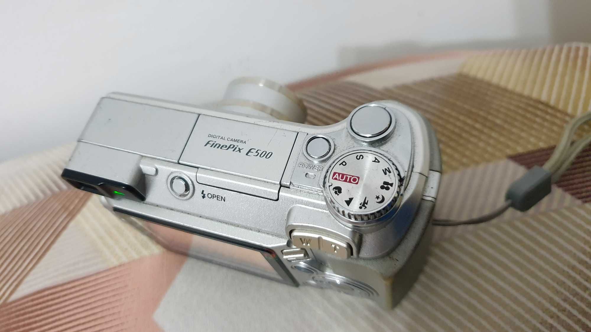 цифров фотоапарат Fujifilm FinePix E500