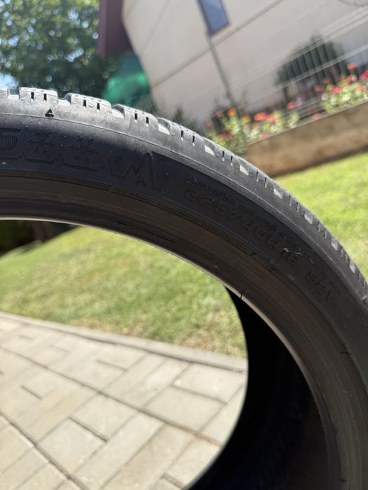 Set 2 Anvelope iarna DUNLOP 225/40R18
