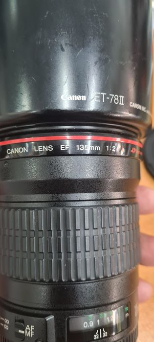 Твърд обектив Canon EF 135mm f/2L USM
