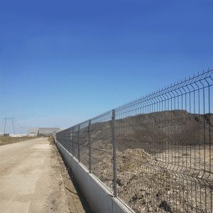 Realizăm garduri din plasă bordurata