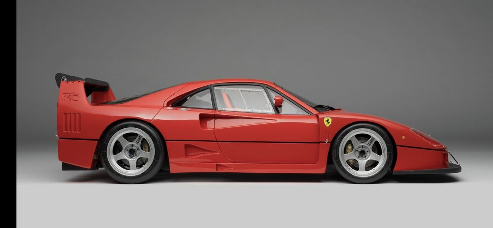 FERRARI F40 1:8 diecast