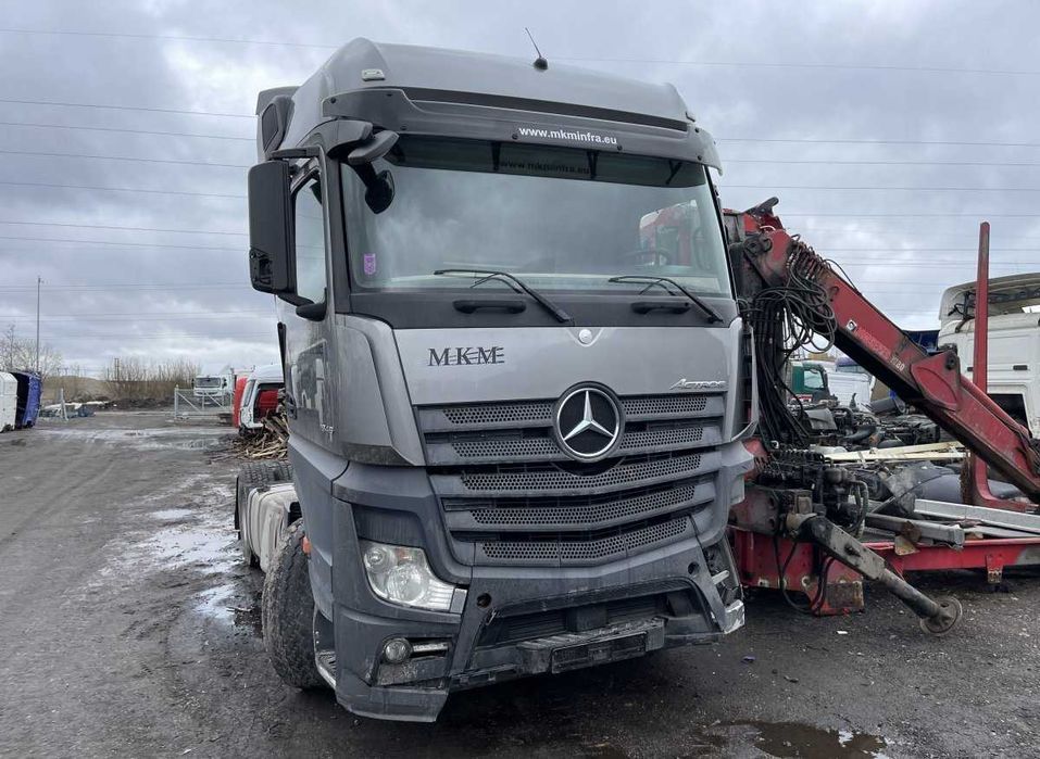 Dezmembrez Mercedes Actros MP4 - piese camion Mercedes-piese motor