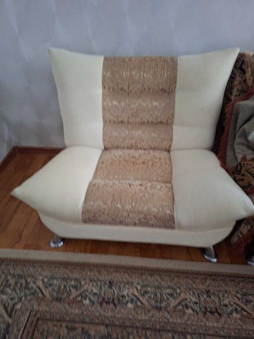 Продам диван и 2 кресла