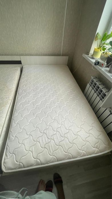 Продается односпальная кровать по низкой цене , в очень хорошем состоя