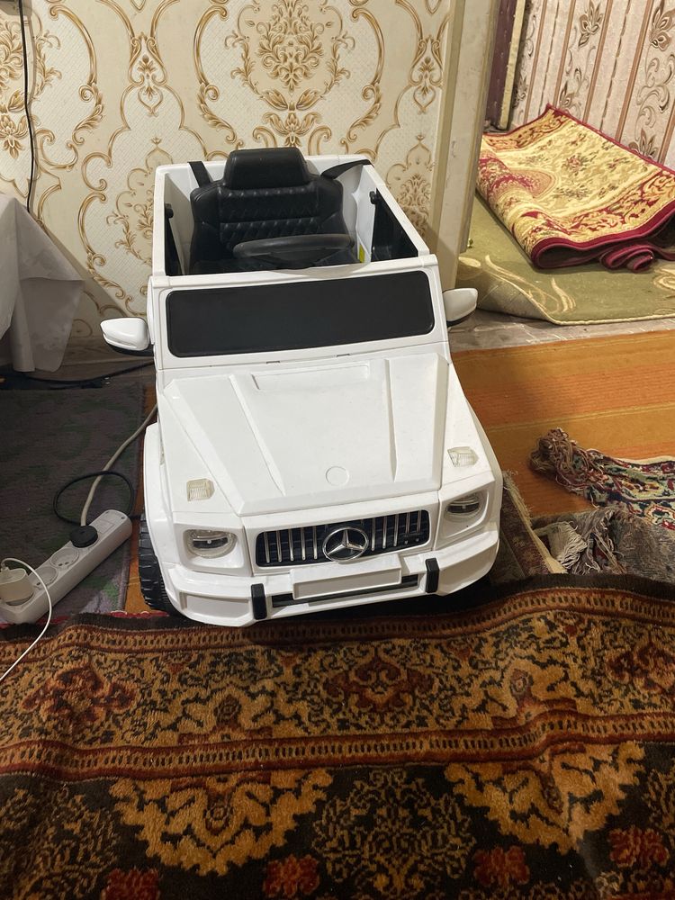 Avalniy kravat yangi srochna sotiladi