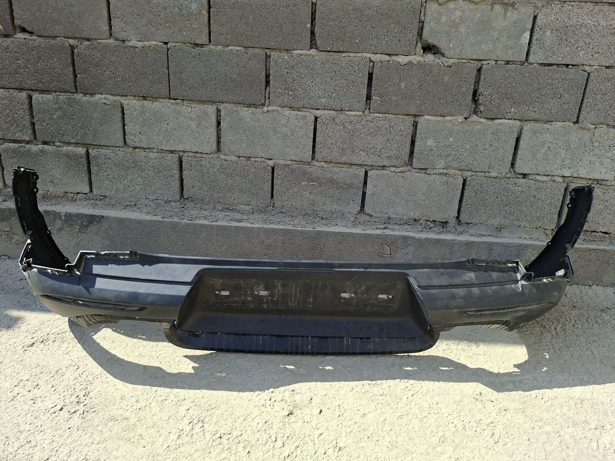 Kia sanet orqa banfer