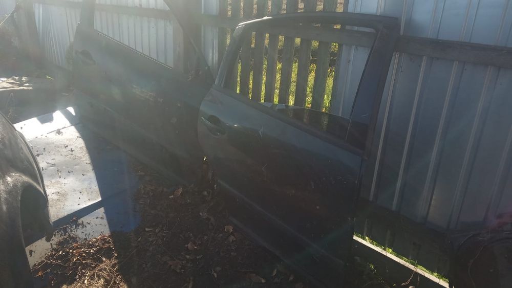 Продам двери пассат В 5 седан