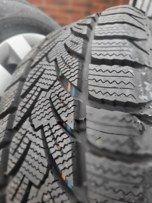 Roți iarnă 185 60 r15