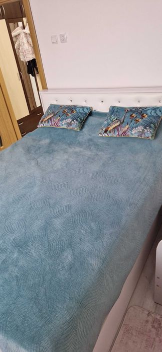 Спалня + 2 нощни шкафчета – запазени
Цена: 300 лв