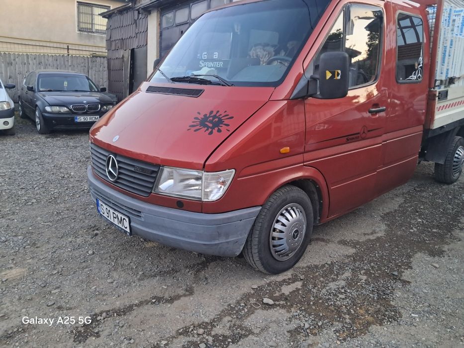 Vând  sprinter 208d