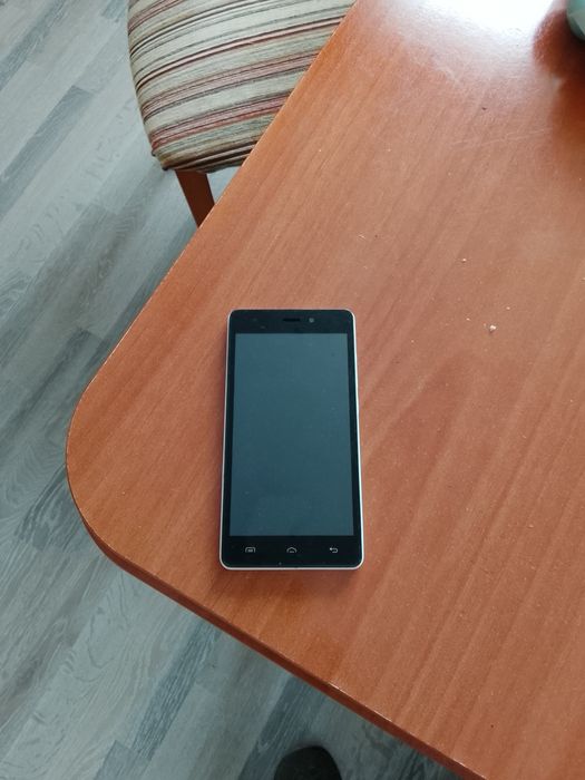 Vând tot pe o 100 de lei