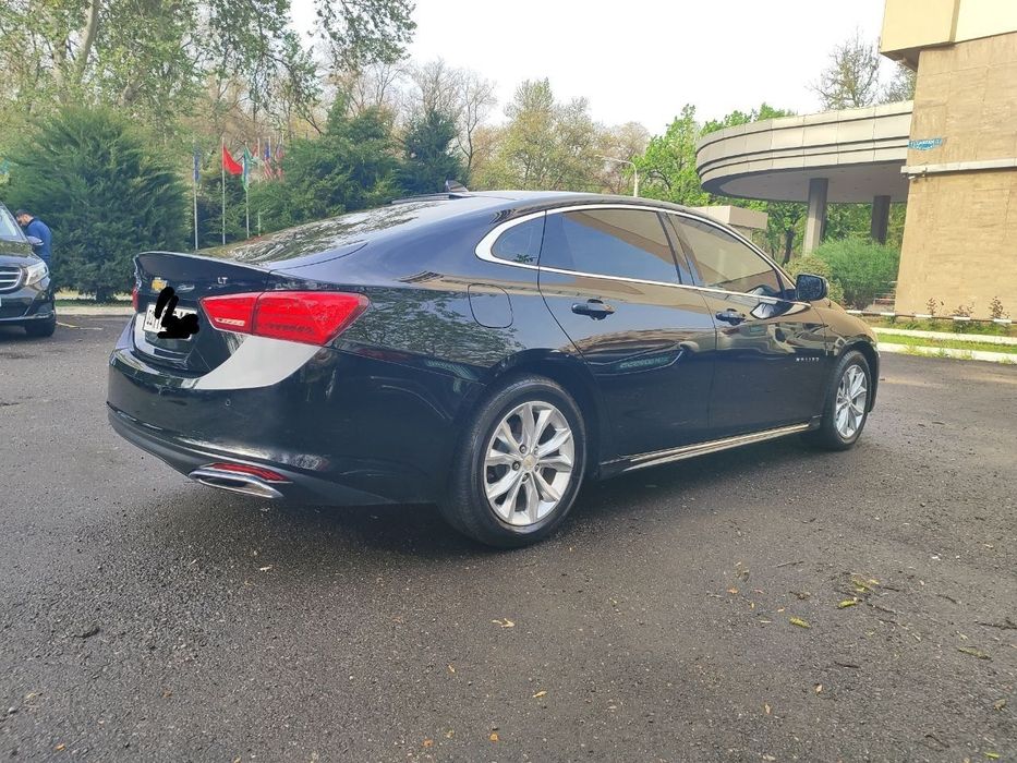 Malibu 2 Turbo primyer qilingan sotiladi qop-qora