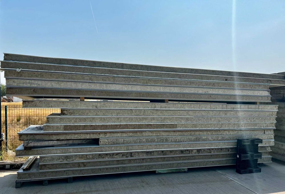 Panouri Sandwich din Vată Bazaltică - 215 mp, Grosime 15 cm - Izolație