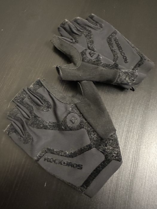 Велосипедные перчатки