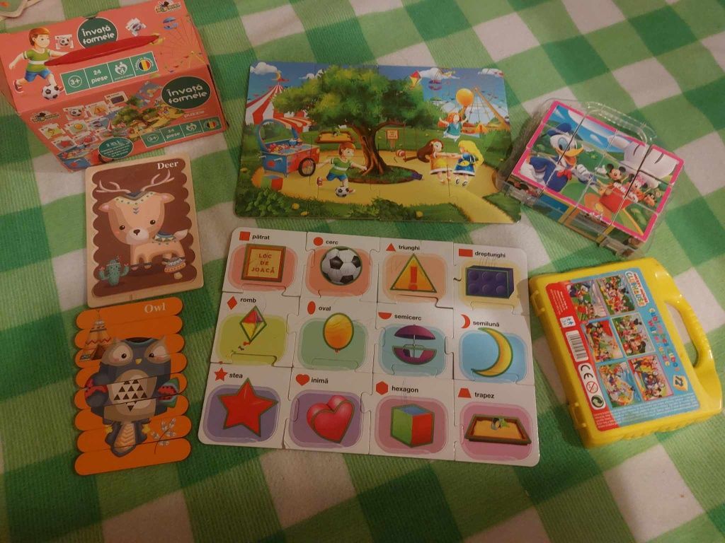 Lot jucarii lemn, forme geometrice, cuburi, puzzle