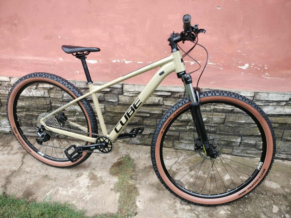 Bicicleta Cube roti pe 29 frâne disc hidraulice cadru M