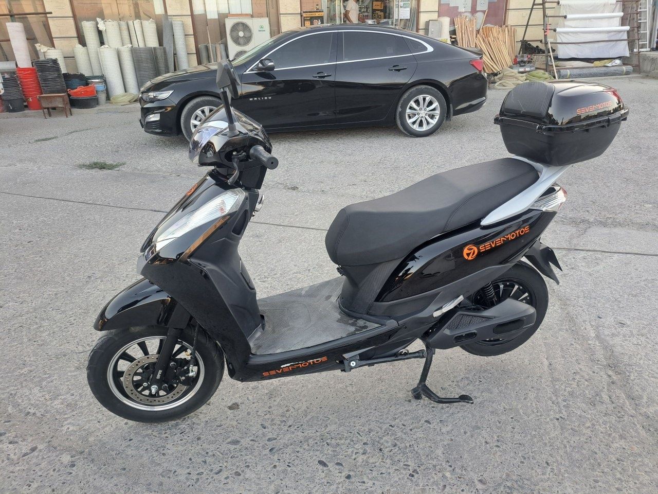 Elektiro skuter sevemmoto