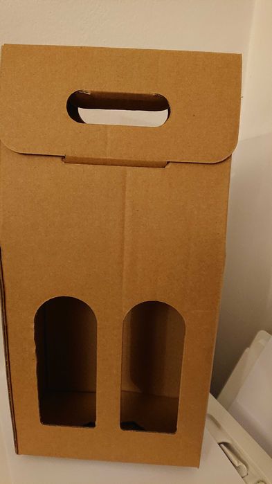 Cutie carton pentru 2 sticle.