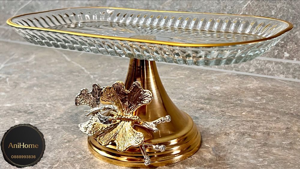 Луксозно кристално плато със златни декоративни орнаменти