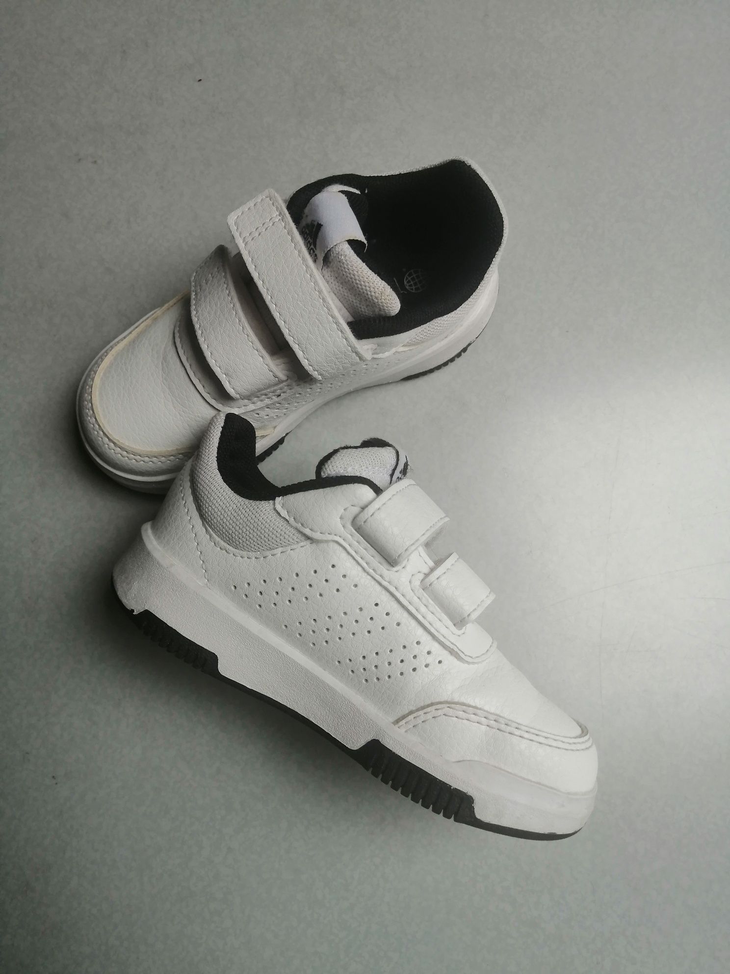 Adidas обувки за деца