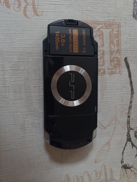 PSP-2004 ARK 4 cfw