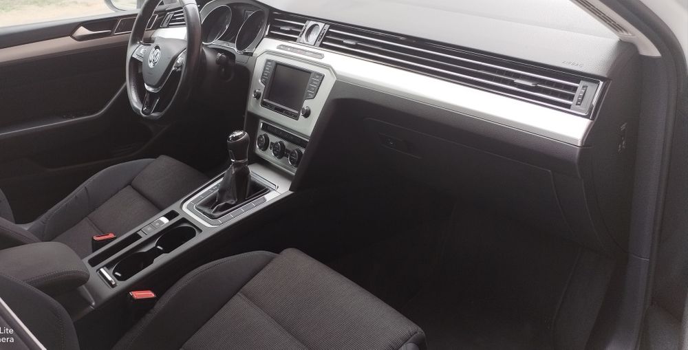 Volkswagen Passat /