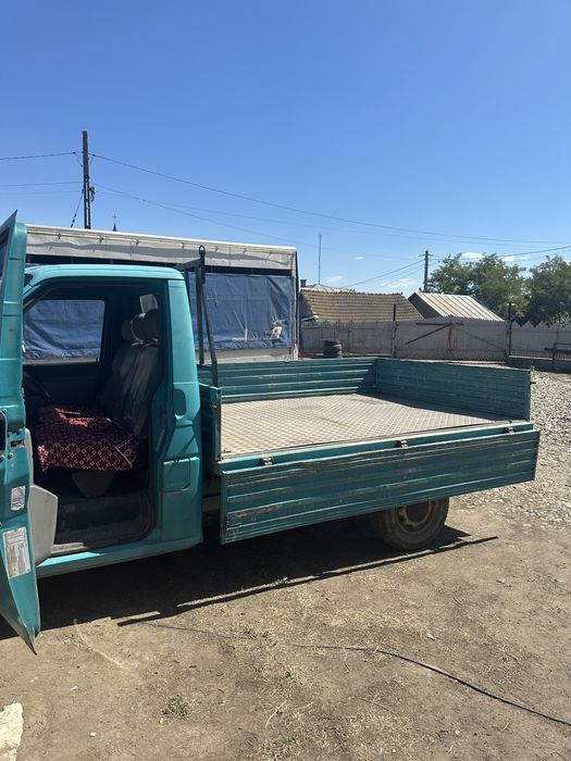 Volkswagen t 4        .