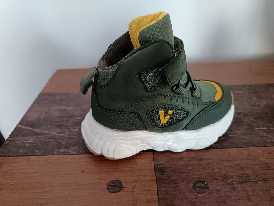 Детски зимни боти