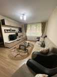 Apartament cu trei camere de închiriat