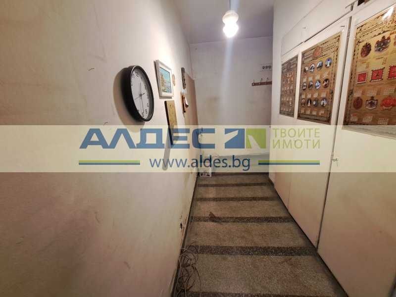 Продава се Двустаен апартамент в София, Оборище - 65 кв.м за 4077 €/кв.м - Снимка #14