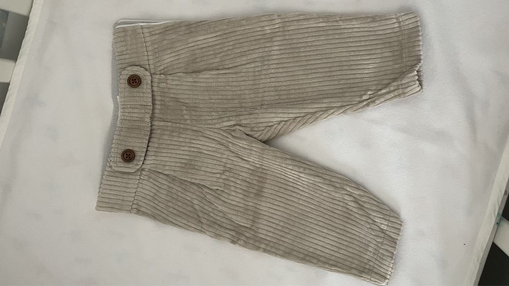 Jacheta si pantaloni botez din raiat beige , marimea 3-6 luni