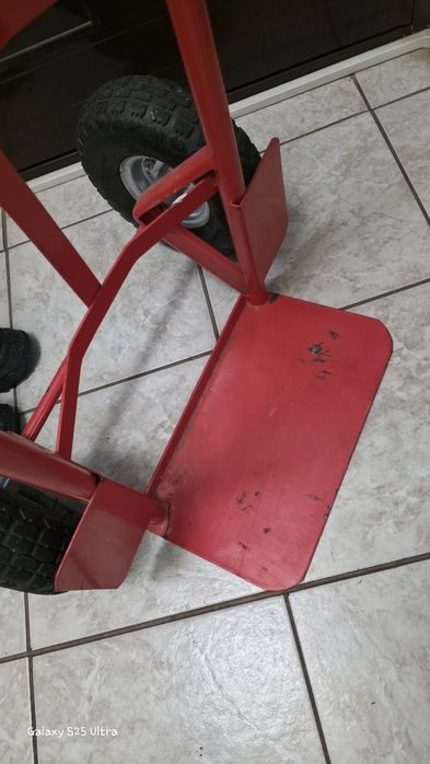 Liza cărucior marfa aproape noua butoaie baxuri 2 roti