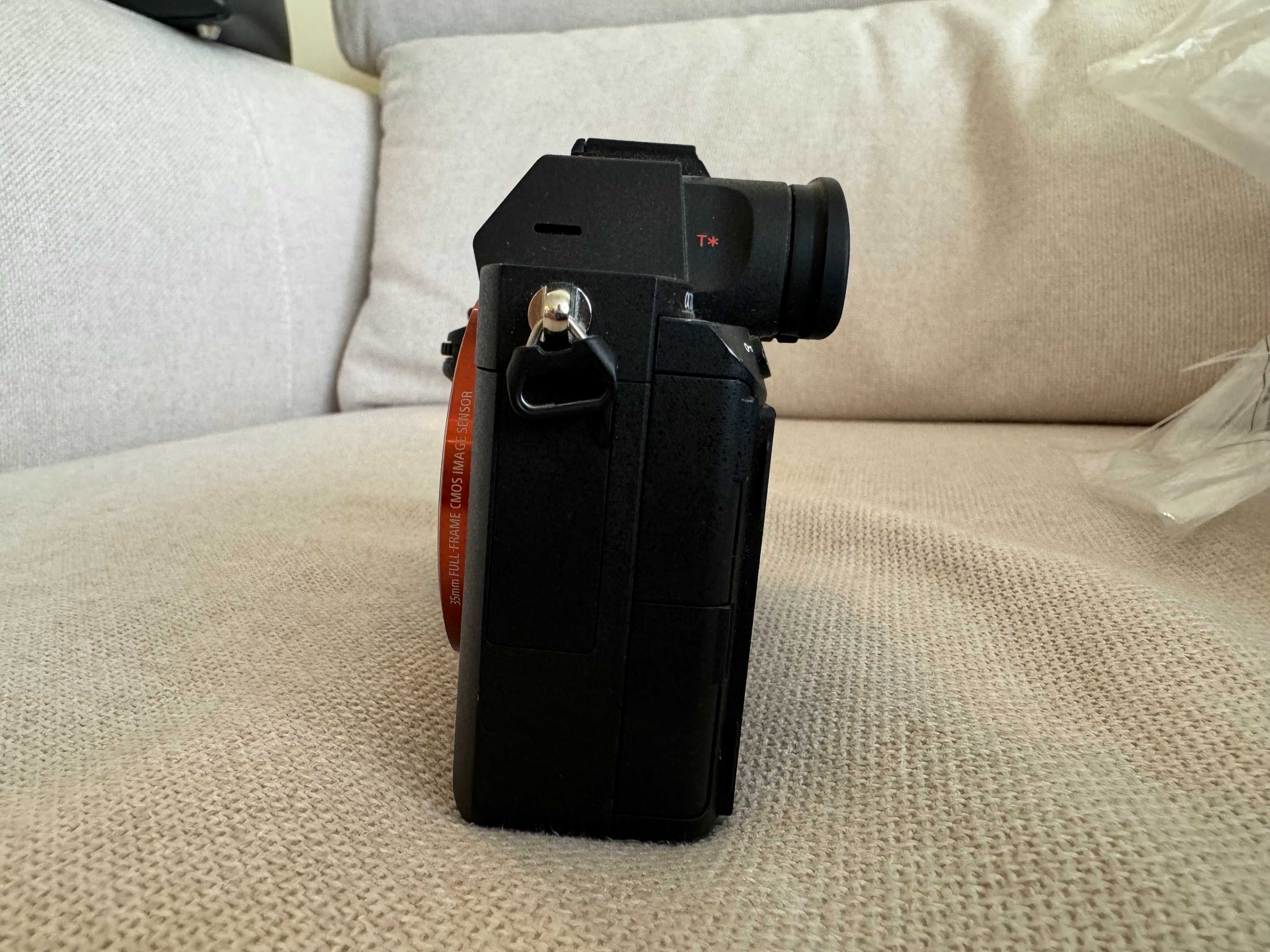 A7III 24.2MP Full-Frame Mirrorless Camera (Тяло)