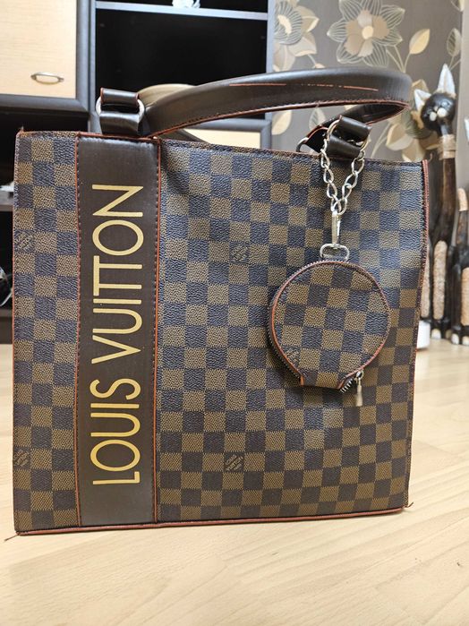 Дамска чанта Louis Vuitton