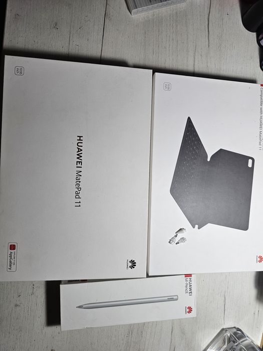 Huawei MatePad 11 (128 GB, 6 GB RAM) + Tastatură & Stylus