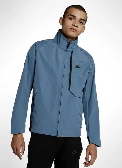 Nike Sportswear Tech Shield Размер L