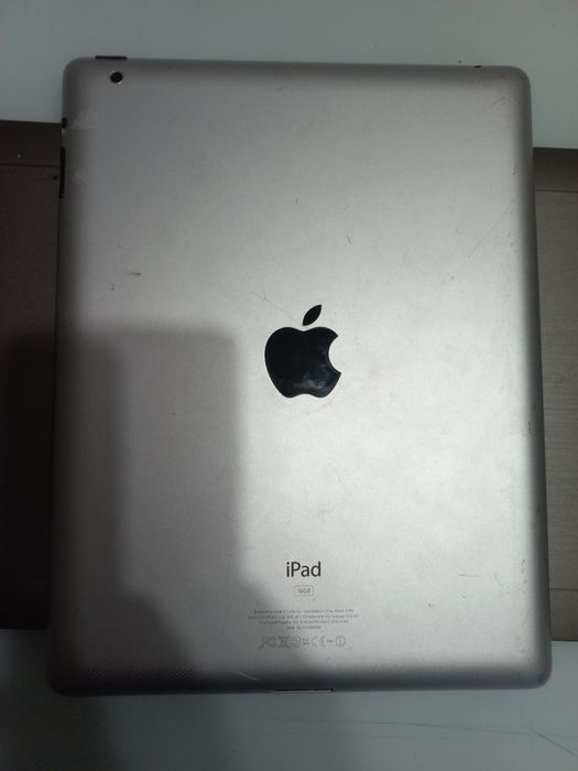 Medion Akoya P2214T si Ipad2  tableta