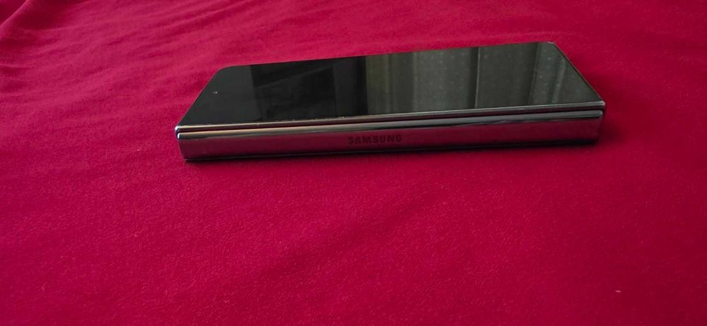 Samsung Galaxy Z Fold4 12GB RAM 256GB Graygreen-САМО НА МАЛЪК ДИСПЛЕЙ!