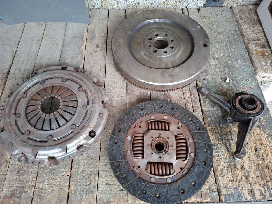 Комплект съединител с твърд маховик VW Transporter T4 2,5 TDI