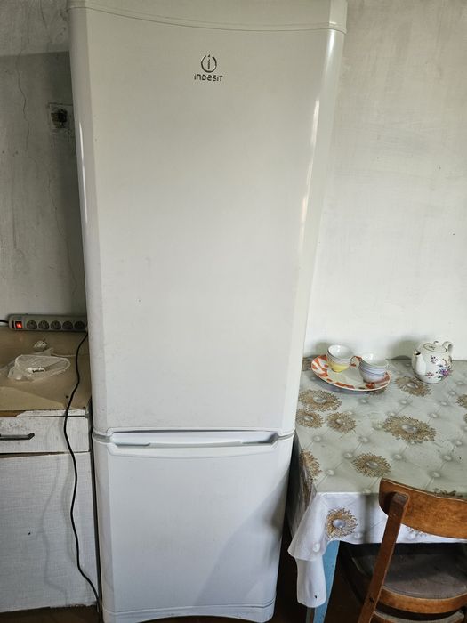 Холодильник Indesit NBA 18 Уступка есть!