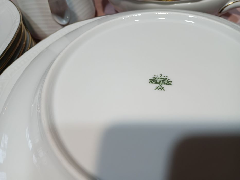 Баварски сервиз нежен снежно бяло