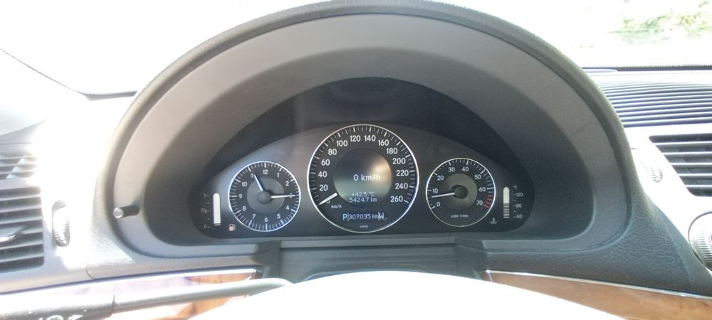 Mercedes Benz E500 V8