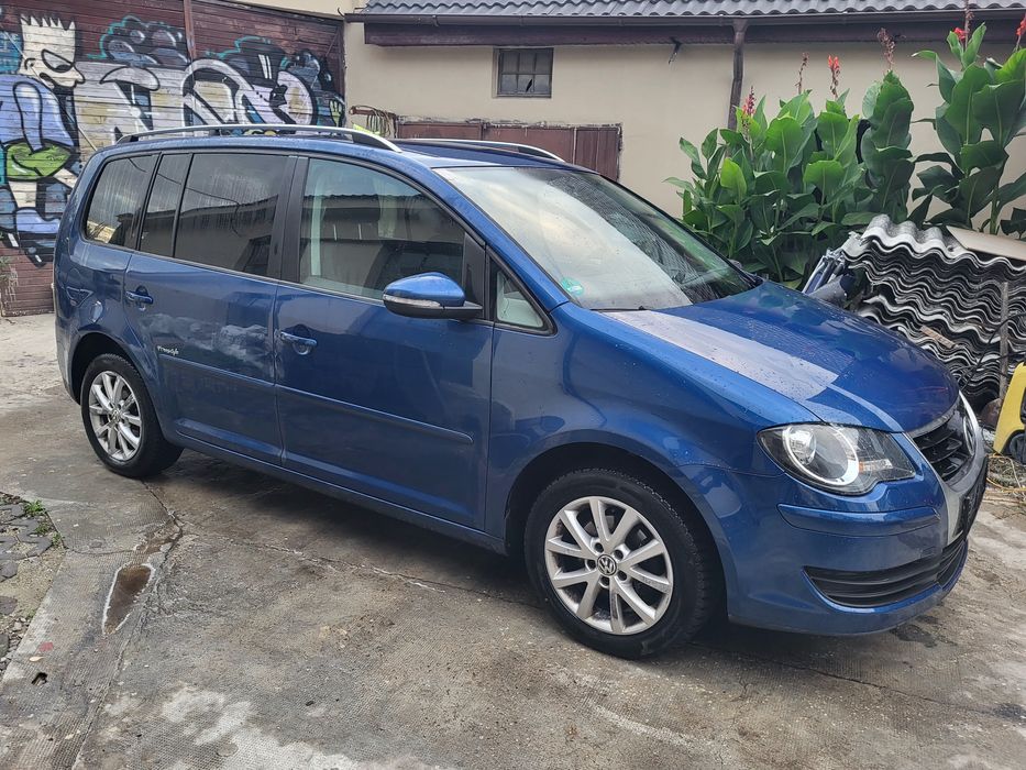 Touran Anul 2010 1.9 tdi 105cp BXE freestayler Navigație Xenon