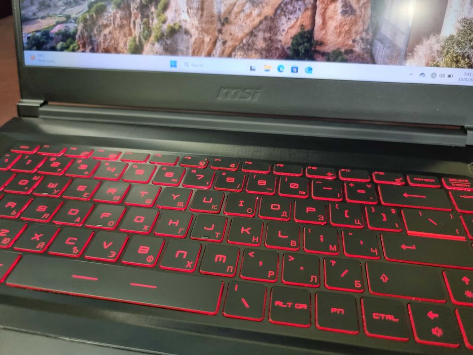 Геймърски Лаптоп MSI GF63 NVIDIA GTX 1050Ti