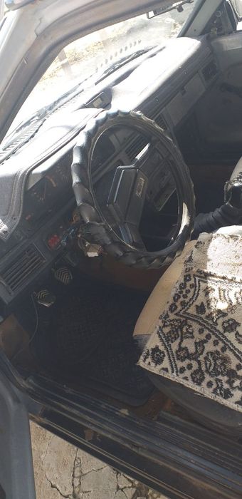 Maskvich 2141 sotiladi benzinda yurishi yumshoq motor qilingan