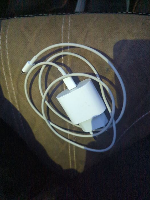 Оригинал айфон зарядник срочно