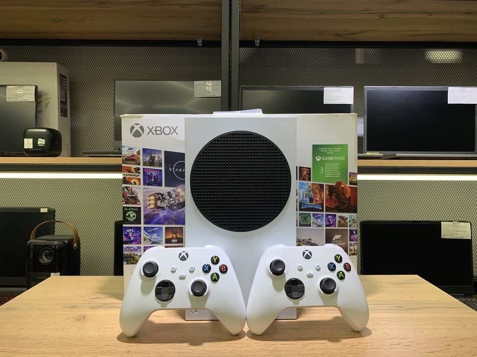 Игровая приставка XBOX Series S, 2 джойстика, 512 GB SSD, 10423/A10