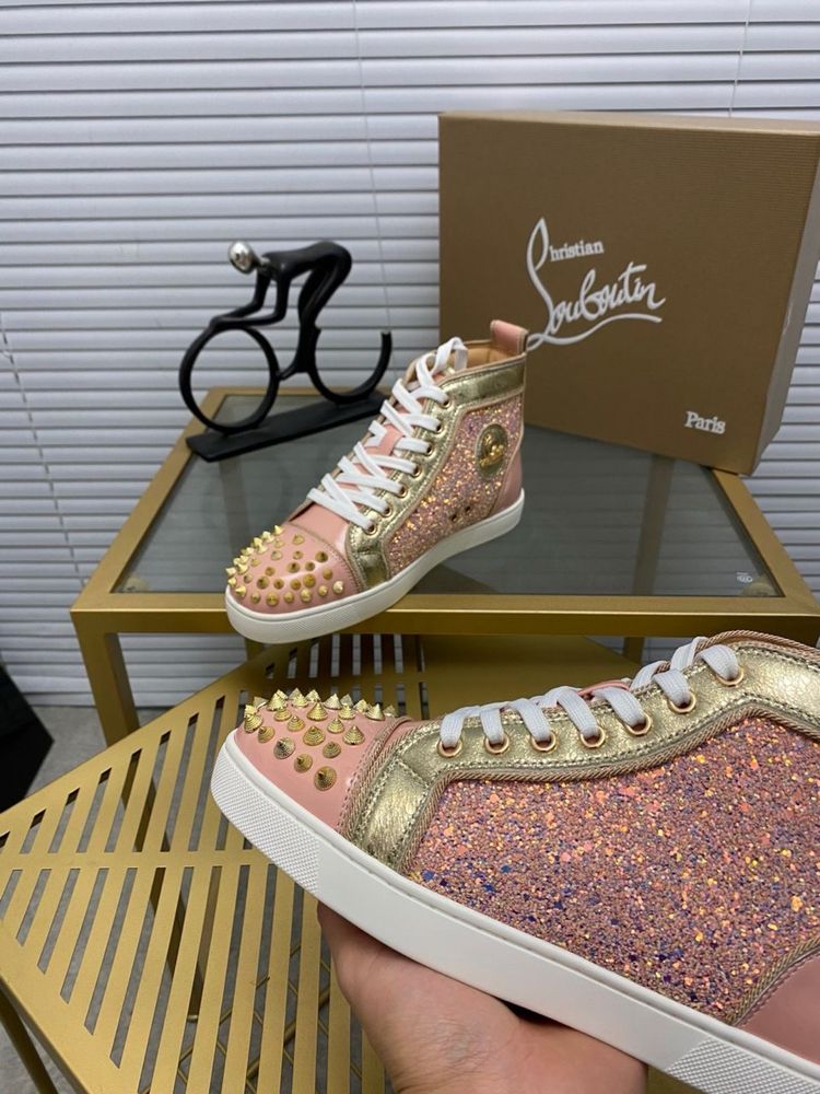 Louboutin “WMNS”