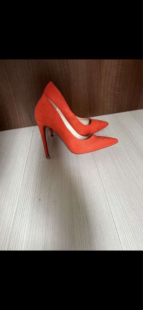Обувки Dior, Nando Muzi и Zara
